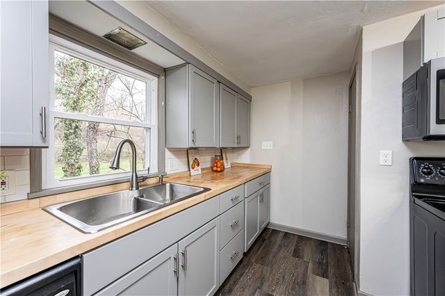 2475 State Route 119, Hempfield Twp, PA 15601