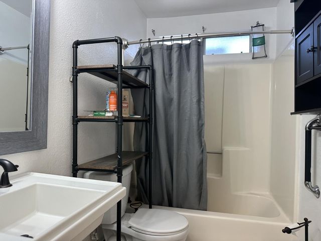 1440 Windsor Ct, Turlock, CA 95380