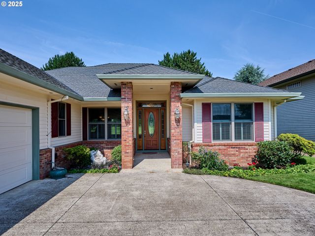 2411 MERIDIAN Dr, Woodburn, OR 97071