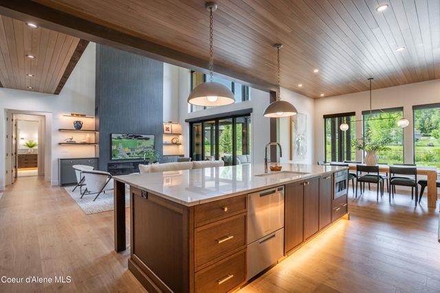 12 Alpenrose LN, Sandpoint, ID 83864