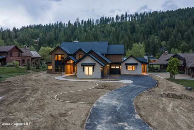 12 Alpenrose LN, Sandpoint, ID 83864