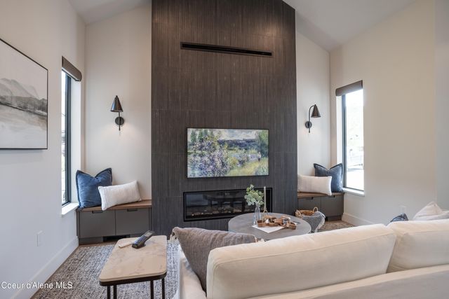 12 Alpenrose LN, Sandpoint, ID 83864
