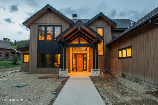 12 Alpenrose LN, Sandpoint, ID 83864