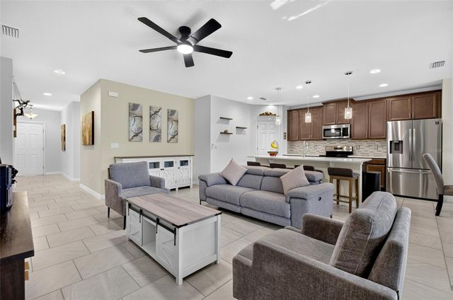 1181 STRATTON AVENUE, Groveland, FL 34736