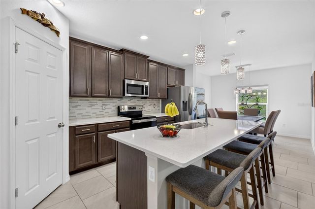 1181 STRATTON AVENUE, Groveland, FL 34736