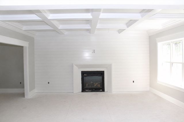 32 Mendon St, Upton, MA 01568