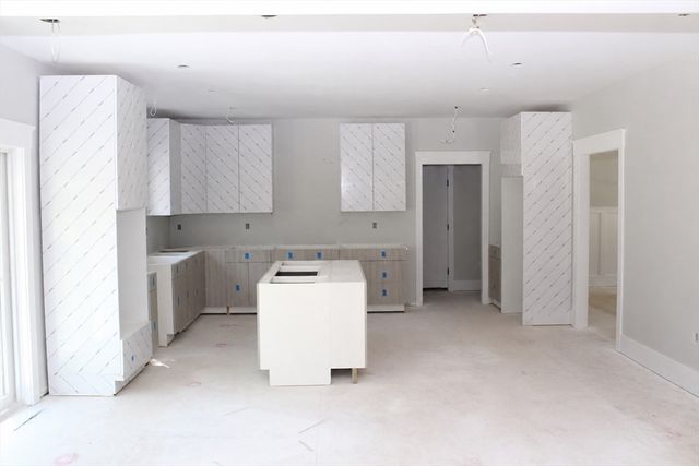32 Mendon St, Upton, MA 01568