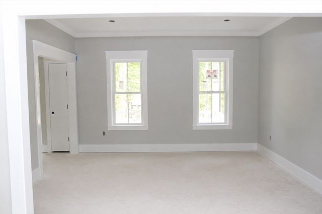 32 Mendon St, Upton, MA 01568