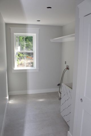32 Mendon St, Upton, MA 01568