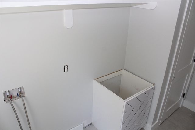 32 Mendon St, Upton, MA 01568