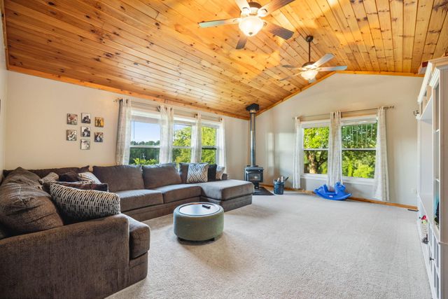 69 Hill Crest Lane, Wellington, KY 40387