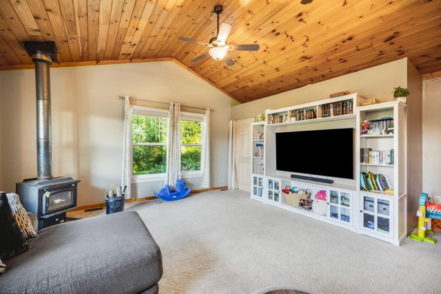 69 Hill Crest Lane, Wellington, KY 40387