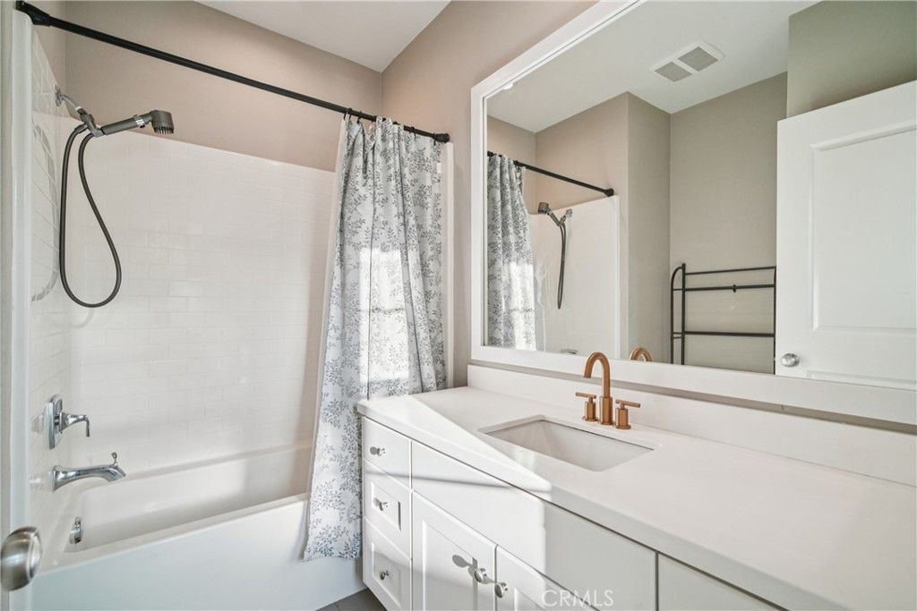 Image 22 of property listing at 107 Kestrel, Irvine, CA 92618