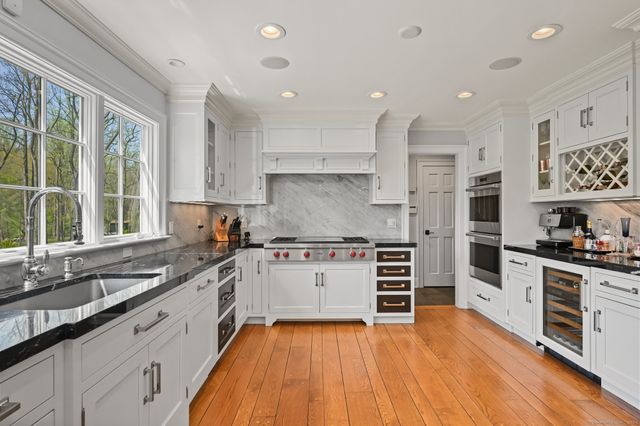 33 Cliffdale Road, Greenwich, CT 06831