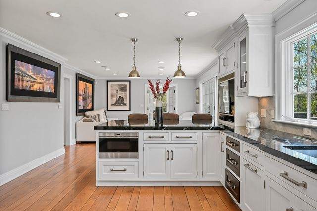 33 Cliffdale Road, Greenwich, CT 06831