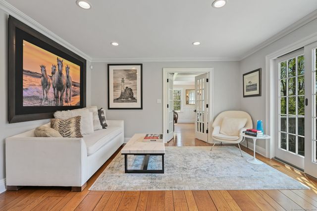33 Cliffdale Road, Greenwich, CT 06831