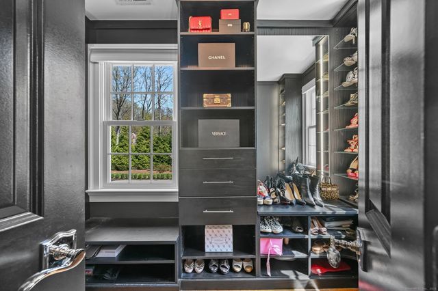 33 Cliffdale Road, Greenwich, CT 06831