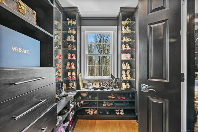 33 Cliffdale Road, Greenwich, CT 06831