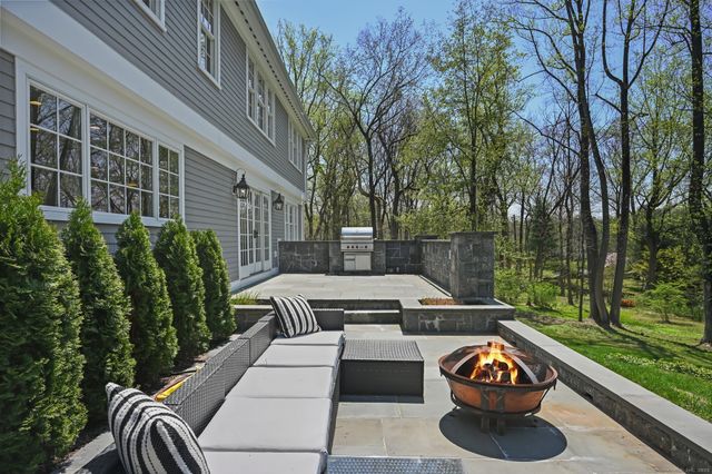33 Cliffdale Road, Greenwich, CT 06831