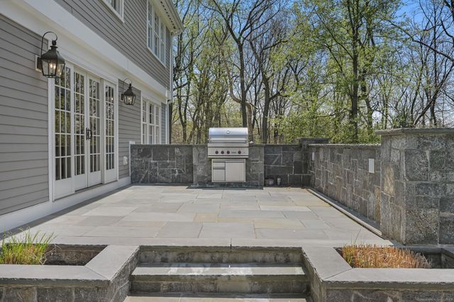 33 Cliffdale Road, Greenwich, CT 06831