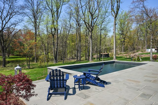 33 Cliffdale Road, Greenwich, CT 06831