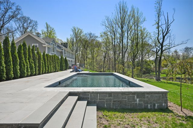 33 Cliffdale Road, Greenwich, CT 06831