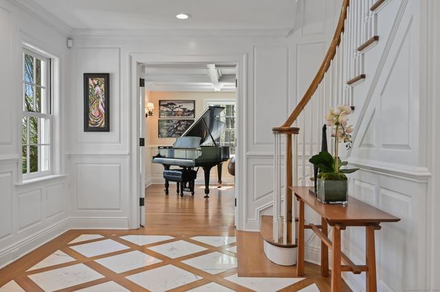 33 Cliffdale Road, Greenwich, CT 06831
