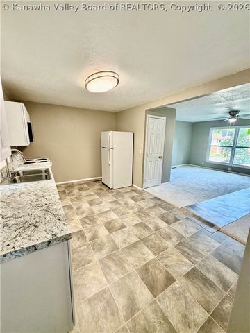 807 Dutch Hollow Road, Dunbar, WV 25064