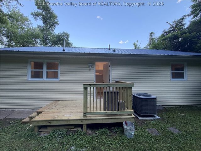 807 Dutch Hollow Road, Dunbar, WV 25064