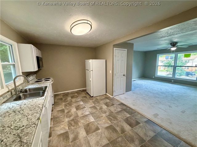 807 Dutch Hollow Road, Dunbar, WV 25064