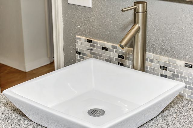 2304 Oakmont Drive, Bedford, TX 76022