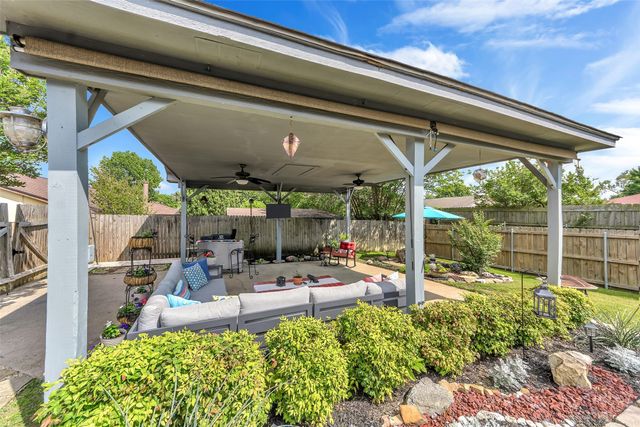 2304 Oakmont Drive, Bedford, TX 76022