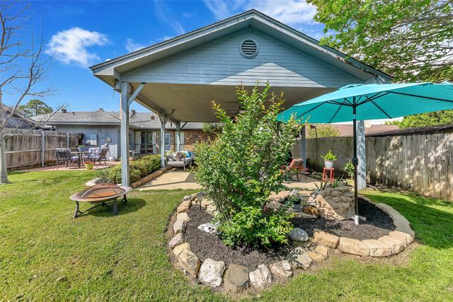 2304 Oakmont Drive, Bedford, TX 76022