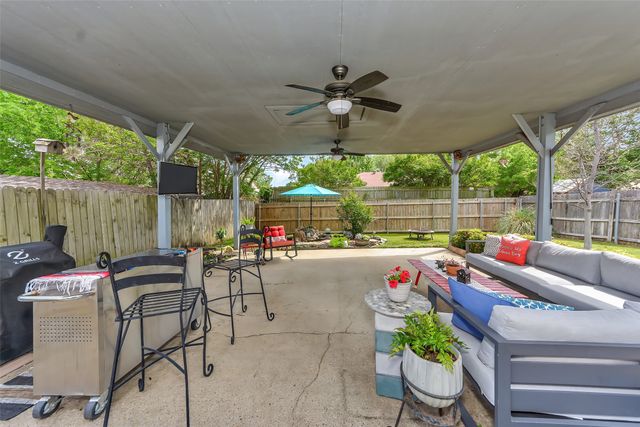 2304 Oakmont Drive, Bedford, TX 76022