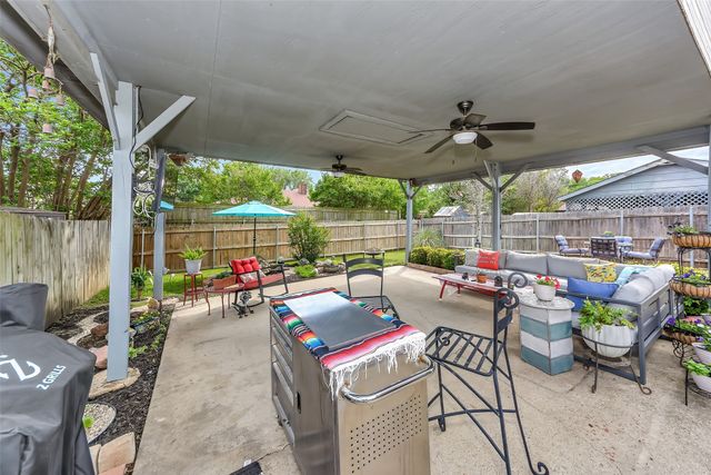 2304 Oakmont Drive, Bedford, TX 76022