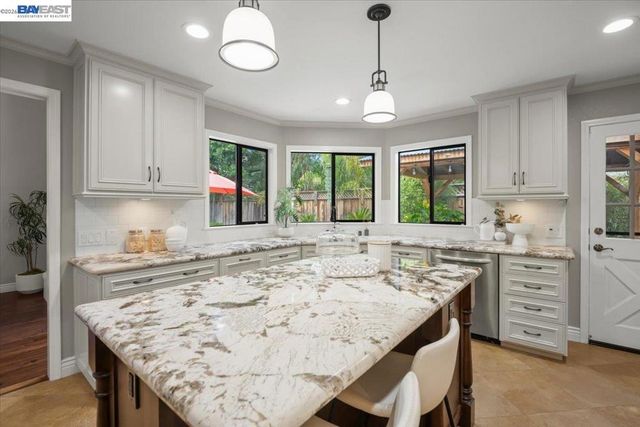 1784 Creek Rd, Livermore, CA 94550