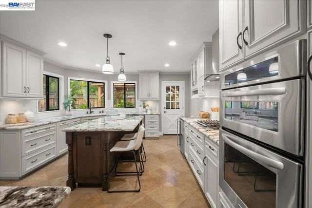 1784 Creek Rd, Livermore, CA 94550