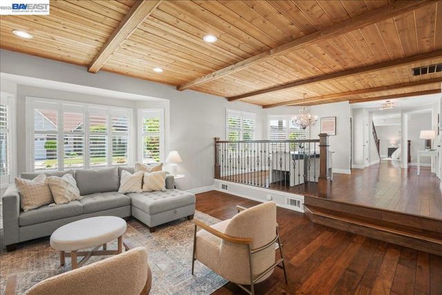 1784 Creek Rd, Livermore, CA 94550