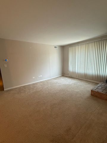 6176 Knoll Lane Court 202, Willowbrook, IL 60527