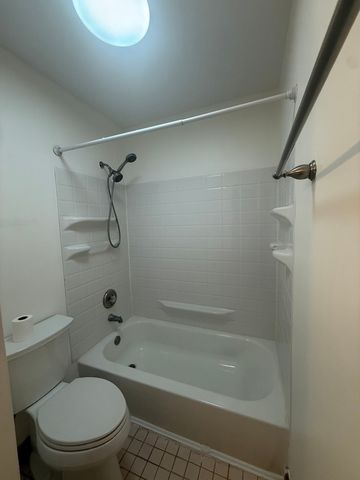 6176 Knoll Lane Court 202, Willowbrook, IL 60527