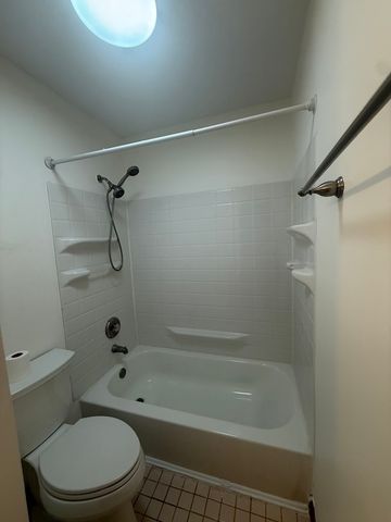6176 Knoll Lane Court 202, Willowbrook, IL 60527