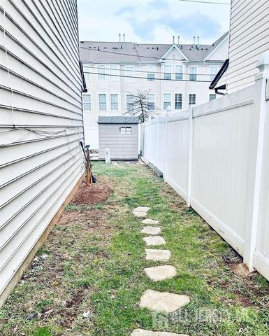 13 Essesx Street, Carteret, NJ 07008