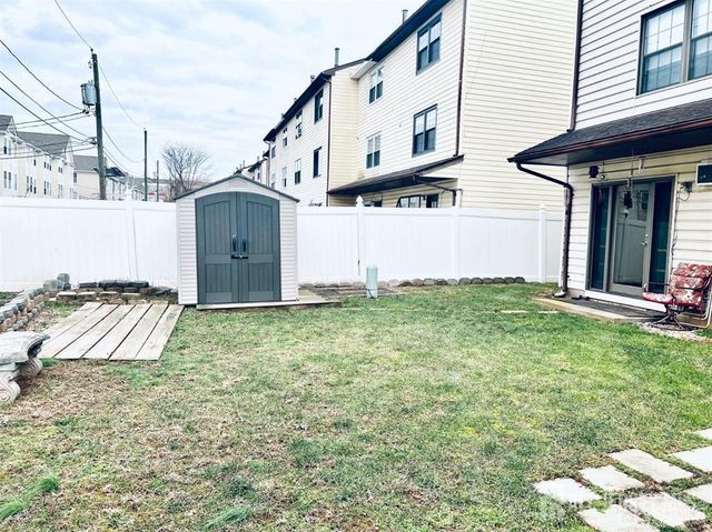 13 Essesx Street, Carteret, NJ 07008
