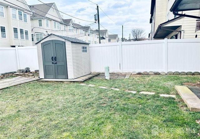 13 Essesx Street, Carteret, NJ 07008