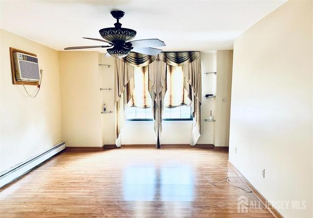 13 Essesx Street, Carteret, NJ 07008