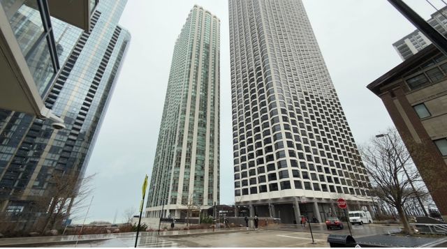 195 N Harbor Drive 3905, Chicago, IL 60601