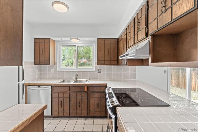 9424 W 75th Way, Arvada, CO 80005