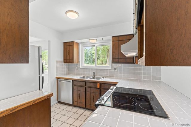 9424 W 75th Way, Arvada, CO 80005