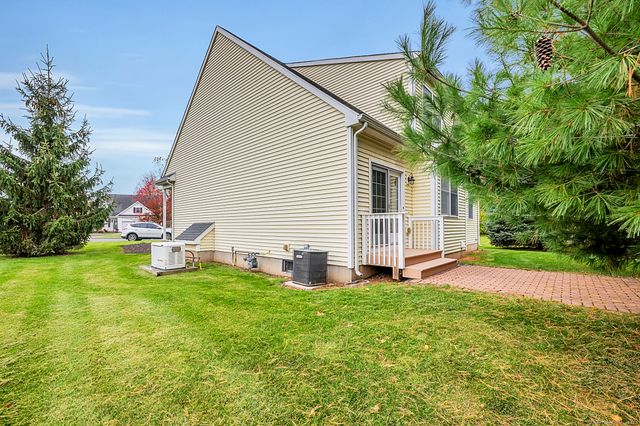 6 Strawberry Lane 6, East Hartford, CT 06118