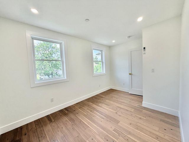 20 Broad St 5, Medway, MA 02053
